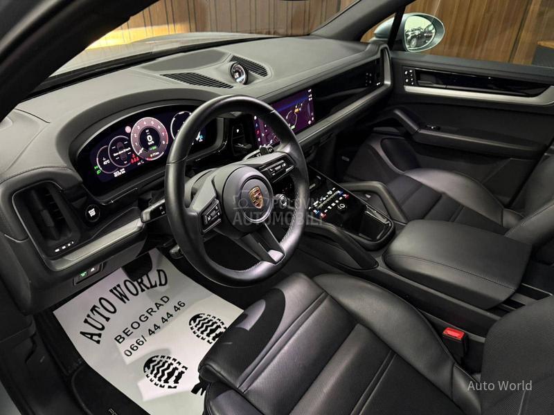 Porsche Cayenne E-Hybrid Pano