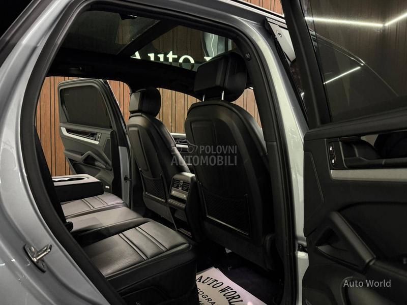 Porsche Cayenne E-Hybrid Pano