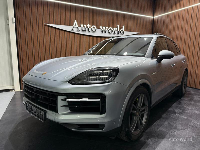 Porsche Cayenne E-Hybrid Pano