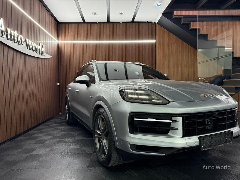 Porsche Cayenne E-Hybrid Pano
