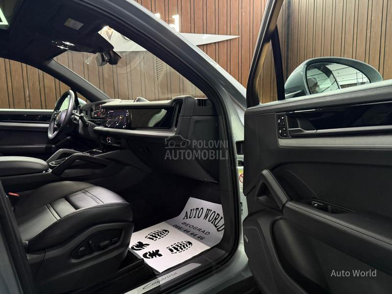 Porsche Cayenne E-Hybrid Pano