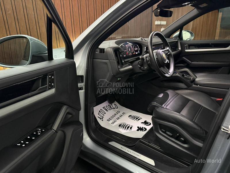 Porsche Cayenne E-Hybrid Pano