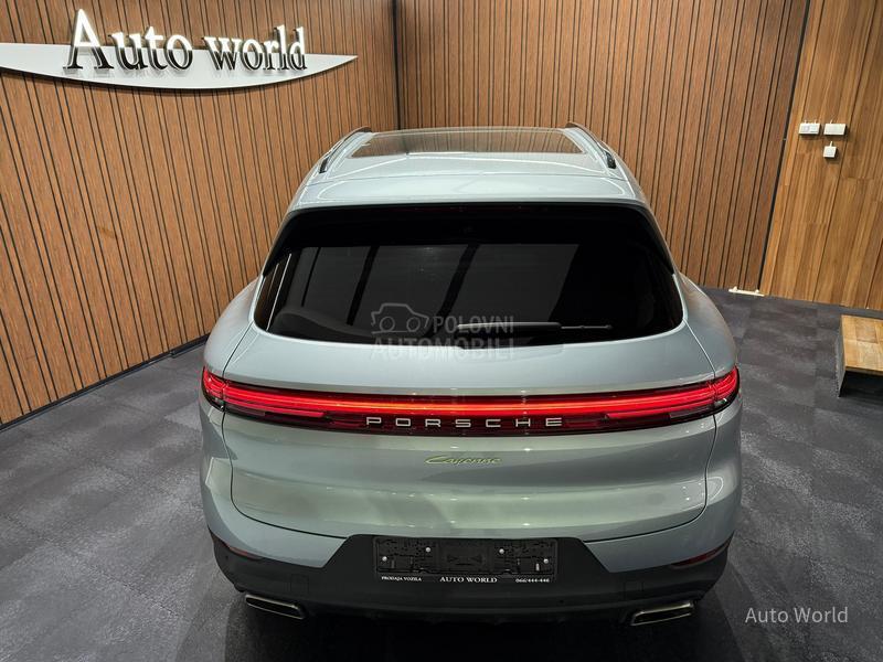 Porsche Cayenne E-Hybrid Pano