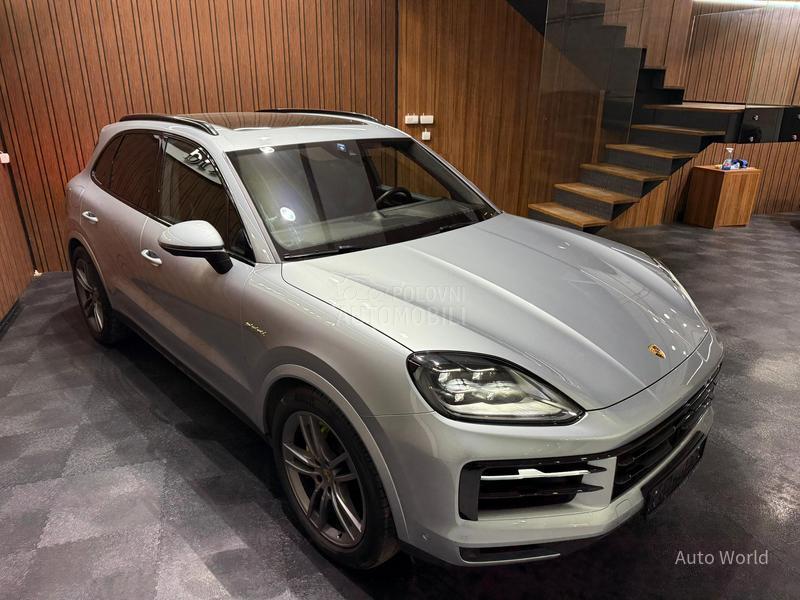 Porsche Cayenne E-Hybrid Pano