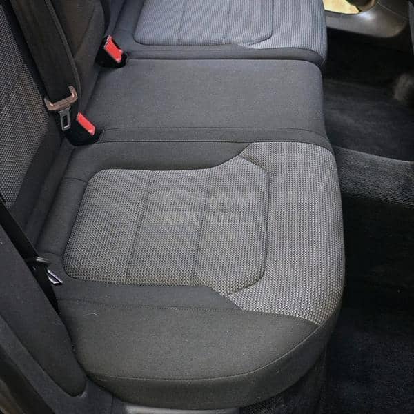 Volkswagen Passat B7 2.0 tdi