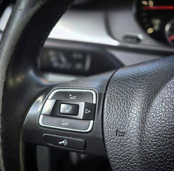 Volkswagen Passat B7 2.0 tdi
