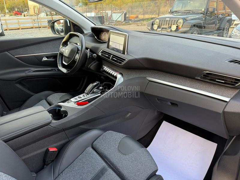 Peugeot 3008 1.5 HDI ALLURE PANO