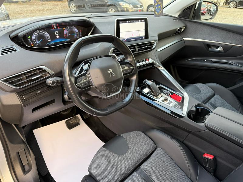 Peugeot 3008 1.5 HDI ALLURE PANO