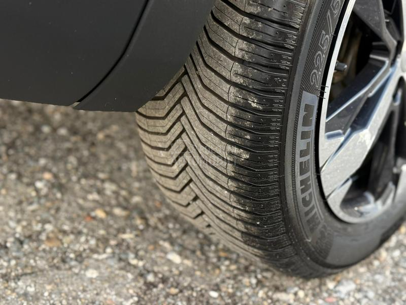 Peugeot 3008 1.5 HDI ALLURE PANO