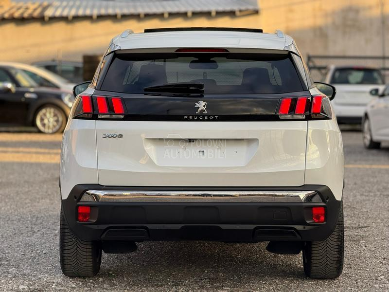 Peugeot 3008 1.5 HDI ALLURE PANO