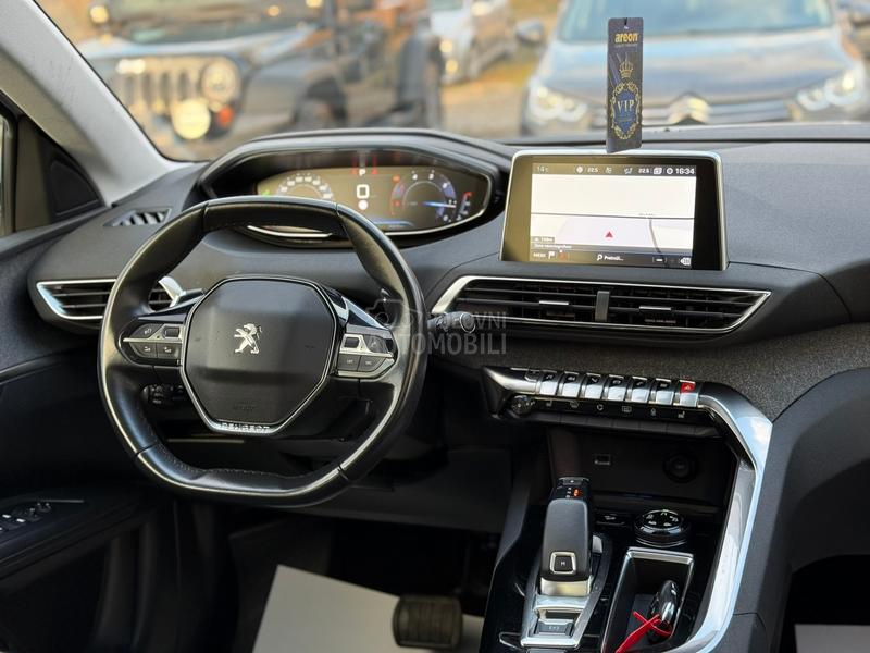 Peugeot 3008 1.5 HDI ALLURE PANO