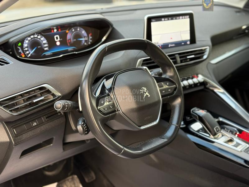 Peugeot 3008 1.5 HDI ALLURE PANO