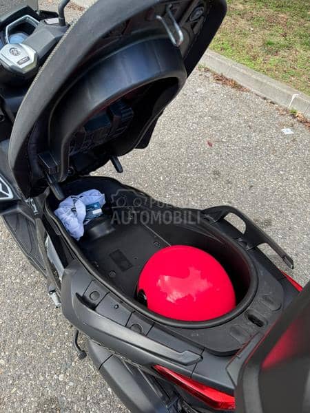 Yamaha Xmax AKRAP Iron max