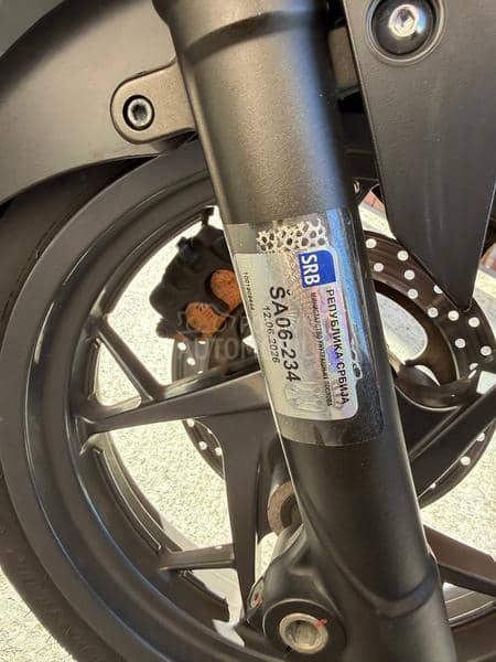 Yamaha Xmax AKRAP Iron max