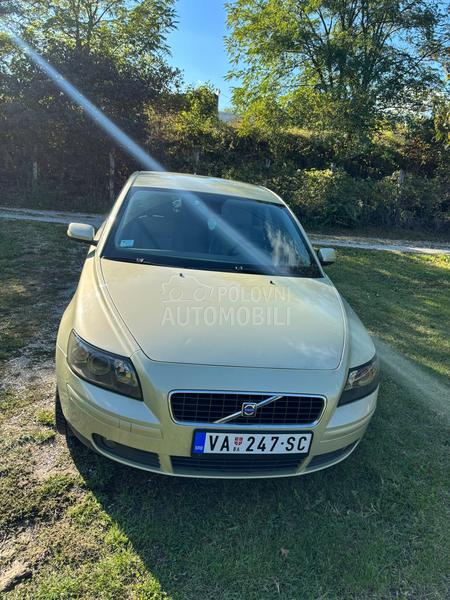 Volvo S40 2.0 HDI Nove gume vl