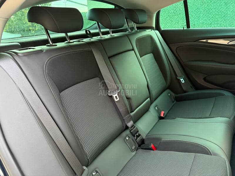 Opel Insignia 1.6CDTI GRAND SPORT