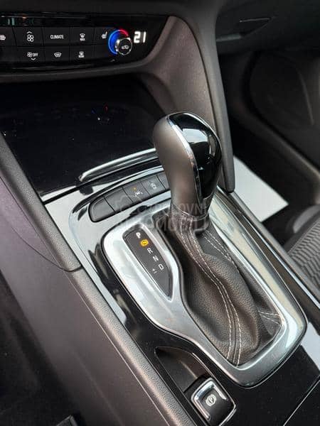 Opel Insignia 1.6CDTI GRAND SPORT