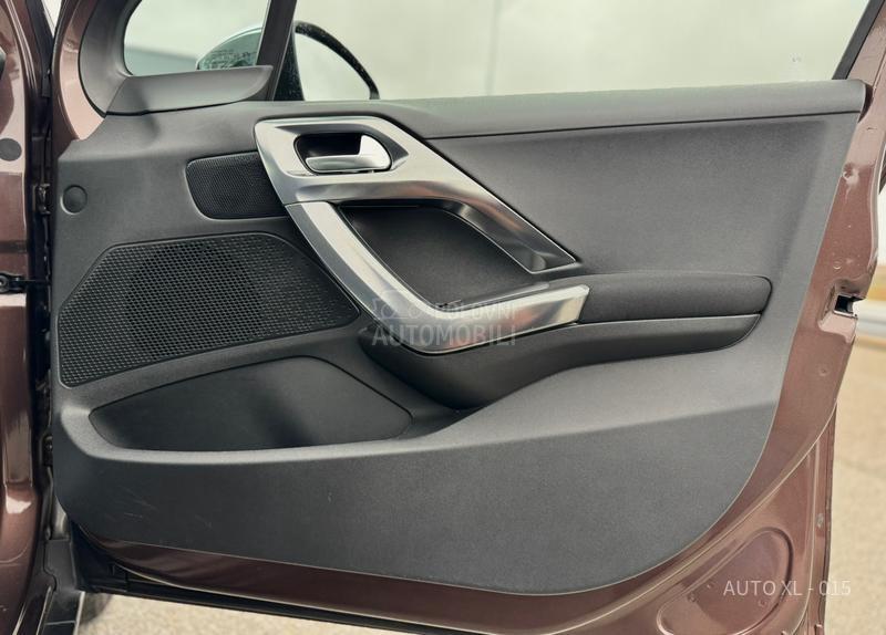 Peugeot 2008 1.6 E HDI / ALLURE