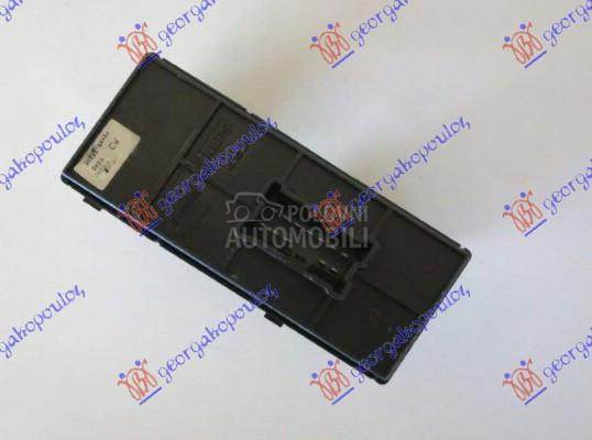 PREKIDAC U PREDNJIM VRATIMA (1