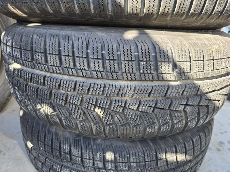 Hankook 215/65 R17 Zimska