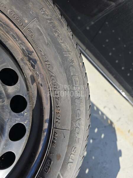 Hankook 215/65 R17 Zimska