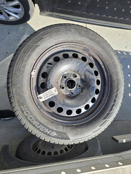 Hankook 215/65 R17 Zimska