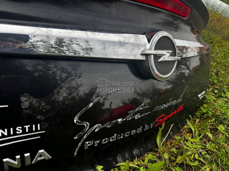 Hrom lajsna hedzbek limuzina