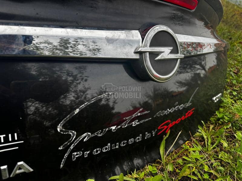 Hrom lajsna hedzbek limuzina