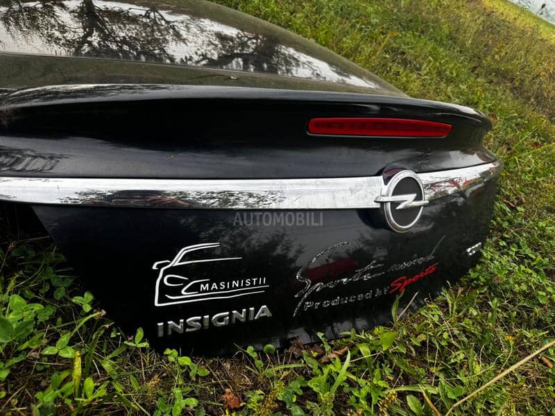 Hrom lajsna hedzbek limuzina