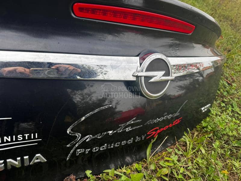 Hrom lajsna hedzbek limuzina