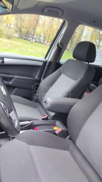 Opel Zafira 1,6 turbo metan