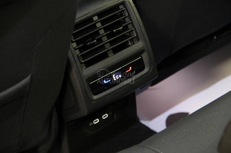 Volkswagen Golf 8 RATA OD250/STYLE HYB