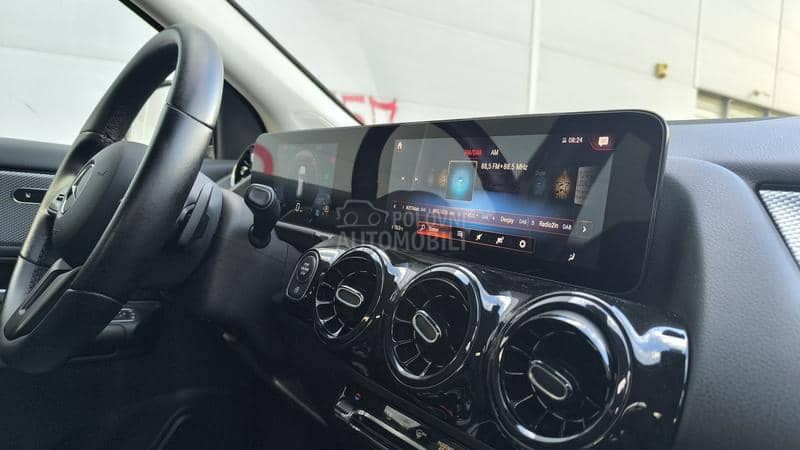 Mercedes Benz GLA 180 NOVImodel