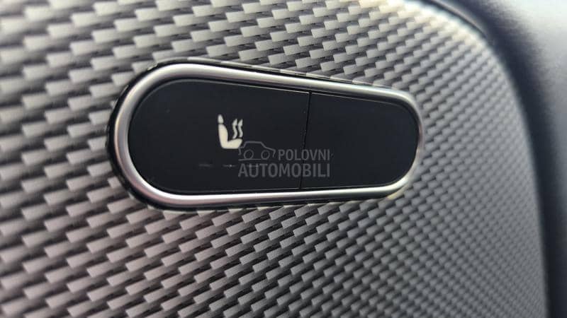 Mercedes Benz GLA 180 NOVImodel