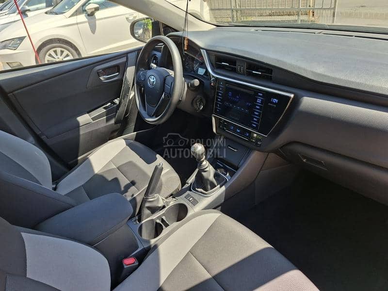 Toyota Auris 1,3 b
