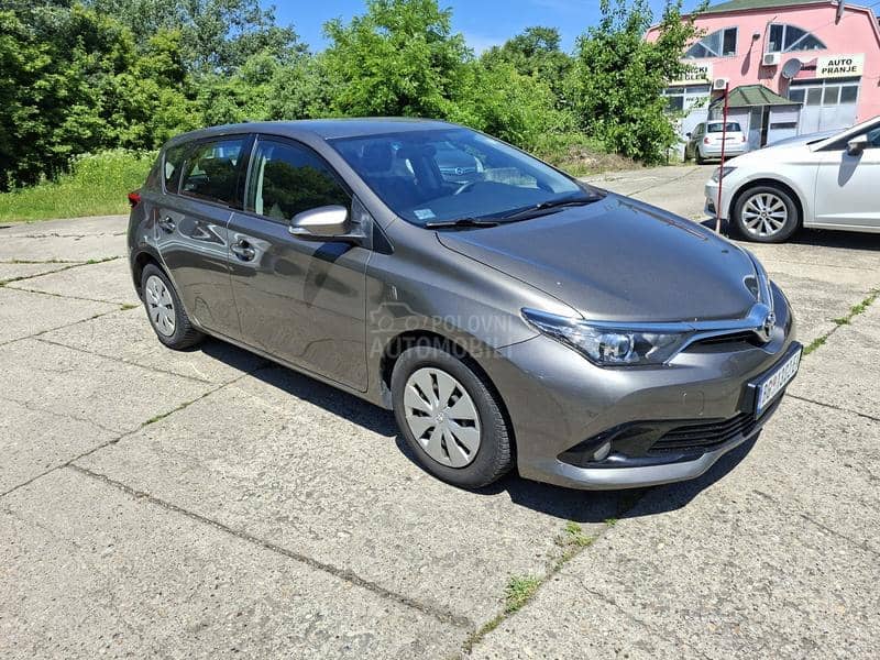 Toyota Auris 1,3 b