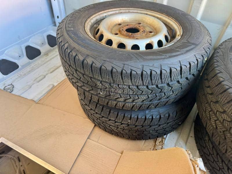 Goodyear 6.5/65 R16 Zimska