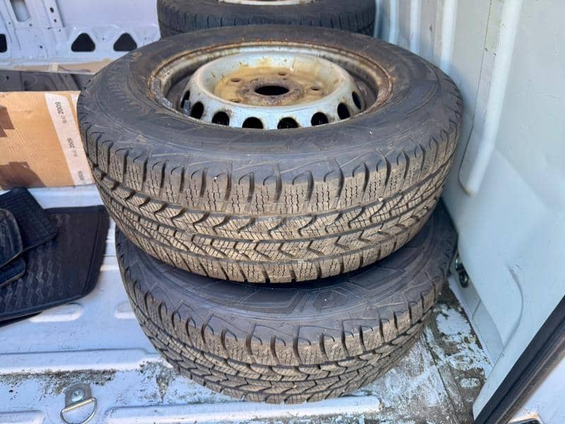 Goodyear 6.5/65 R16 Zimska