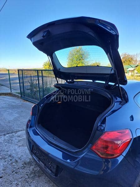 Opel Astra J 1.4 P-O-G-L-E-D-A-J