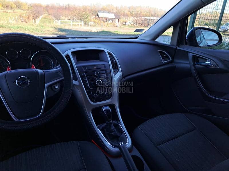 Opel Astra J 1.4 P-O-G-L-E-D-A-J