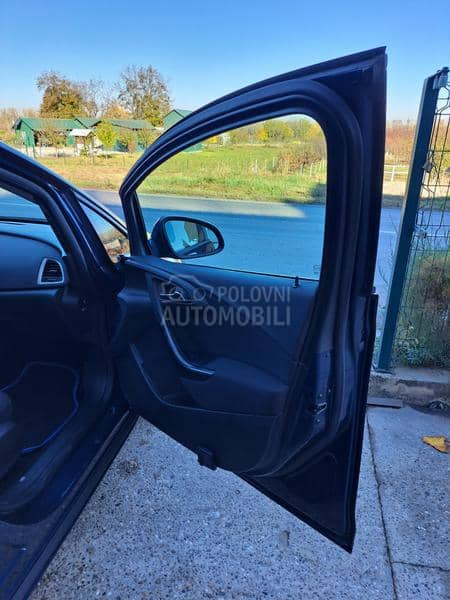 Opel Astra J 1.4 P-O-G-L-E-D-A-J