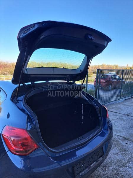 Opel Astra J 1.4 P-O-G-L-E-D-A-J