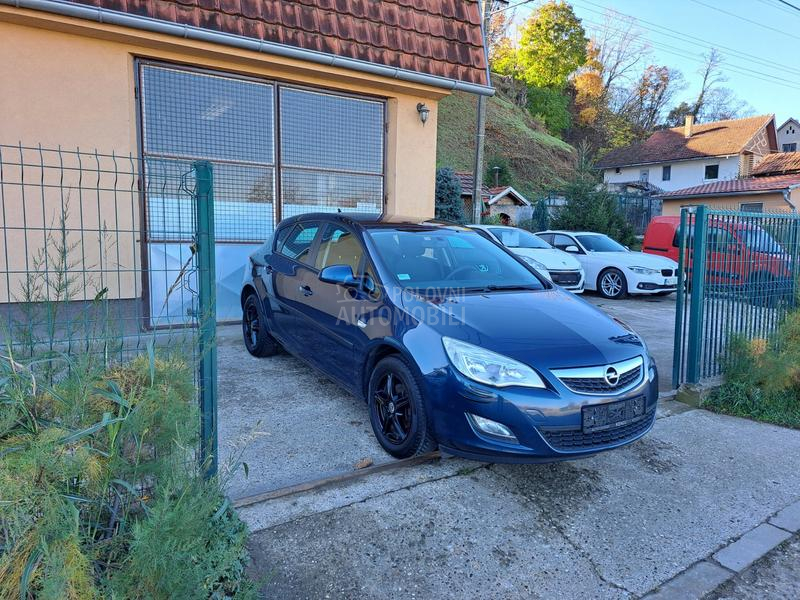 Opel Astra J 1.4 P-O-G-L-E-D-A-J