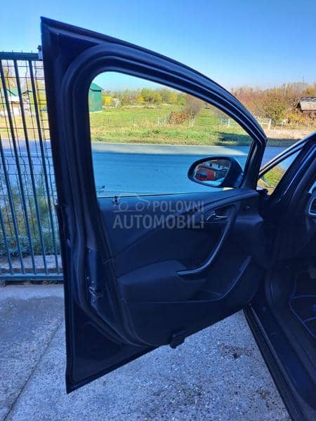 Opel Astra J 1.4 P-O-G-L-E-D-A-J