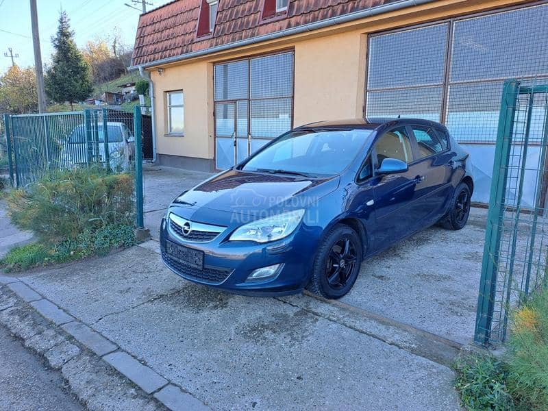 Opel Astra J 1.4 P-O-G-L-E-D-A-J
