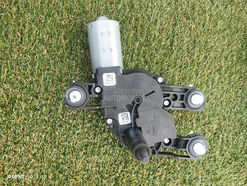 Motor zadnjeg brisaca