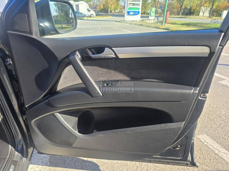 Audi Q7 S line  8brz