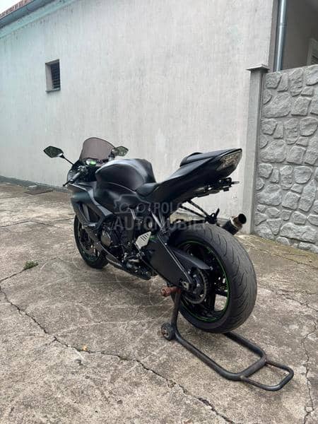 Kawasaki zx6r
