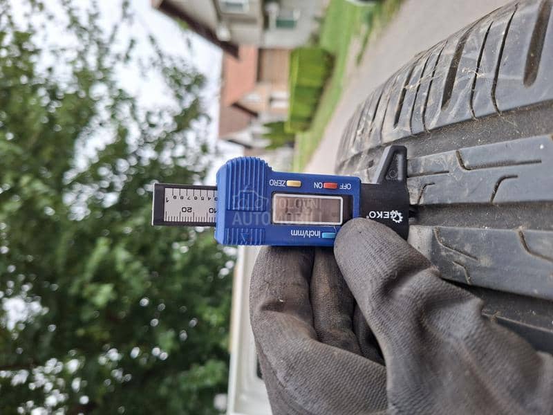 Continental 215/65 R17 Letnja