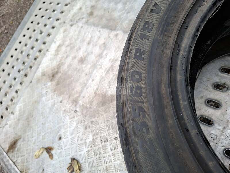 Semperit 235/60 R18 Letnja